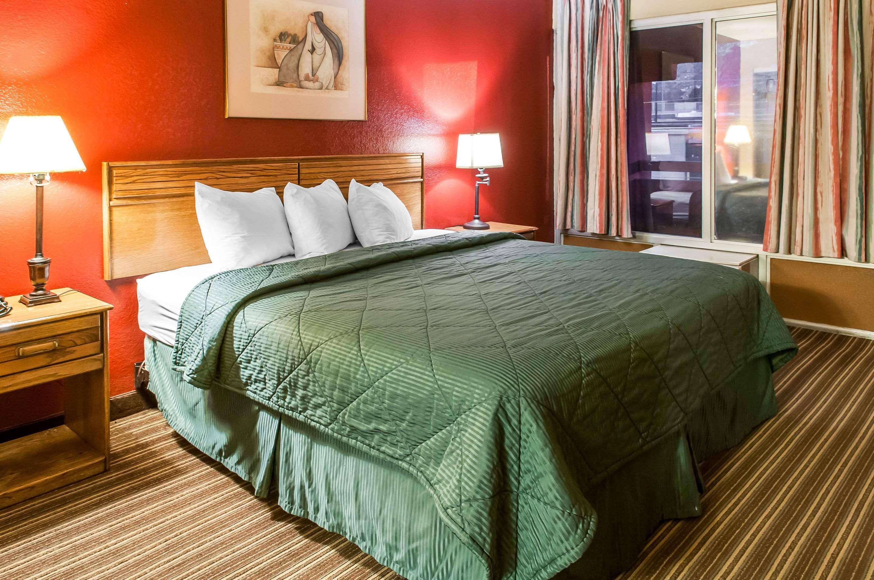 Rodeway Inn East Albuquerque Ngoại thất bức ảnh
