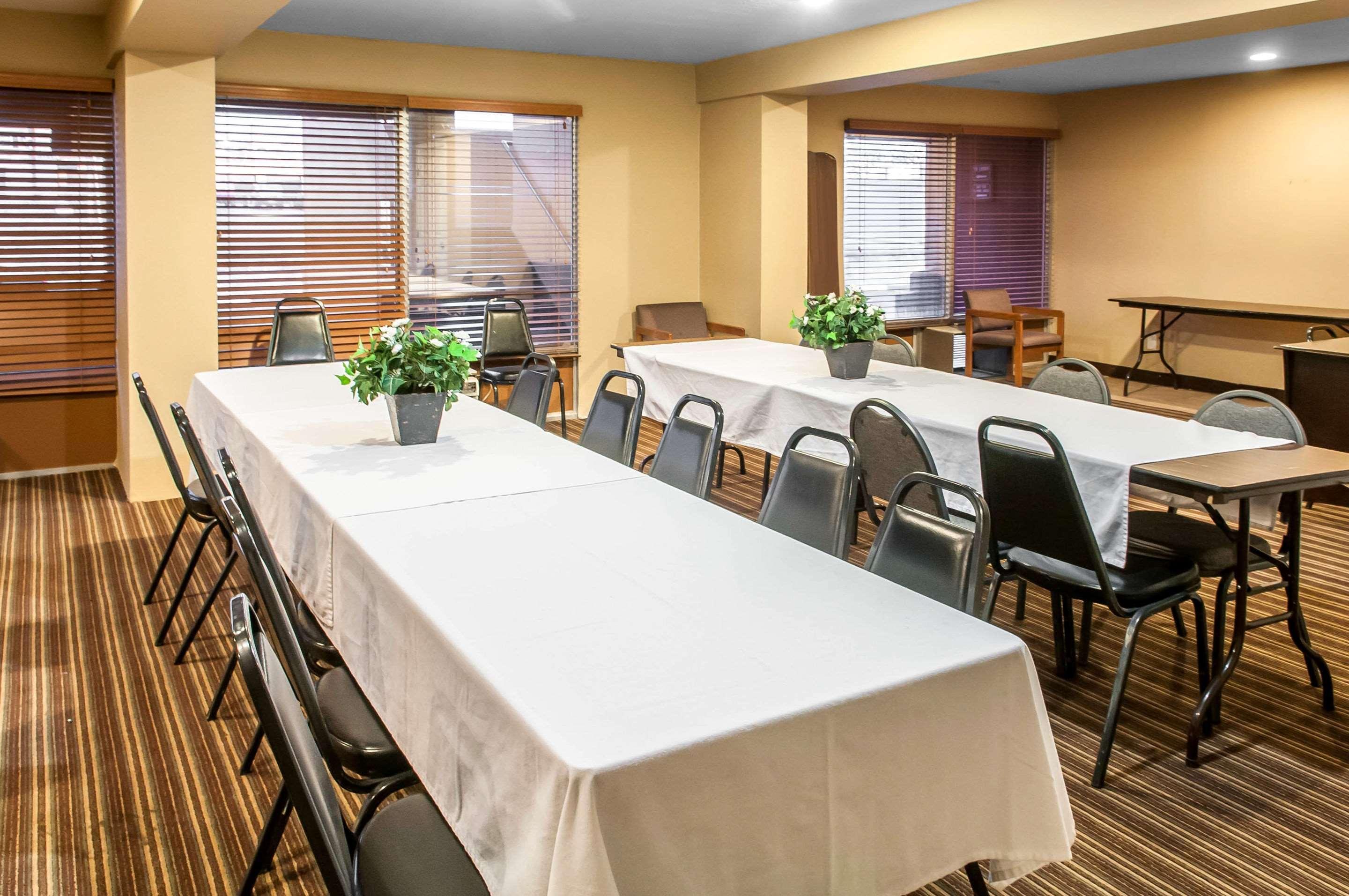 Rodeway Inn East Albuquerque Ngoại thất bức ảnh