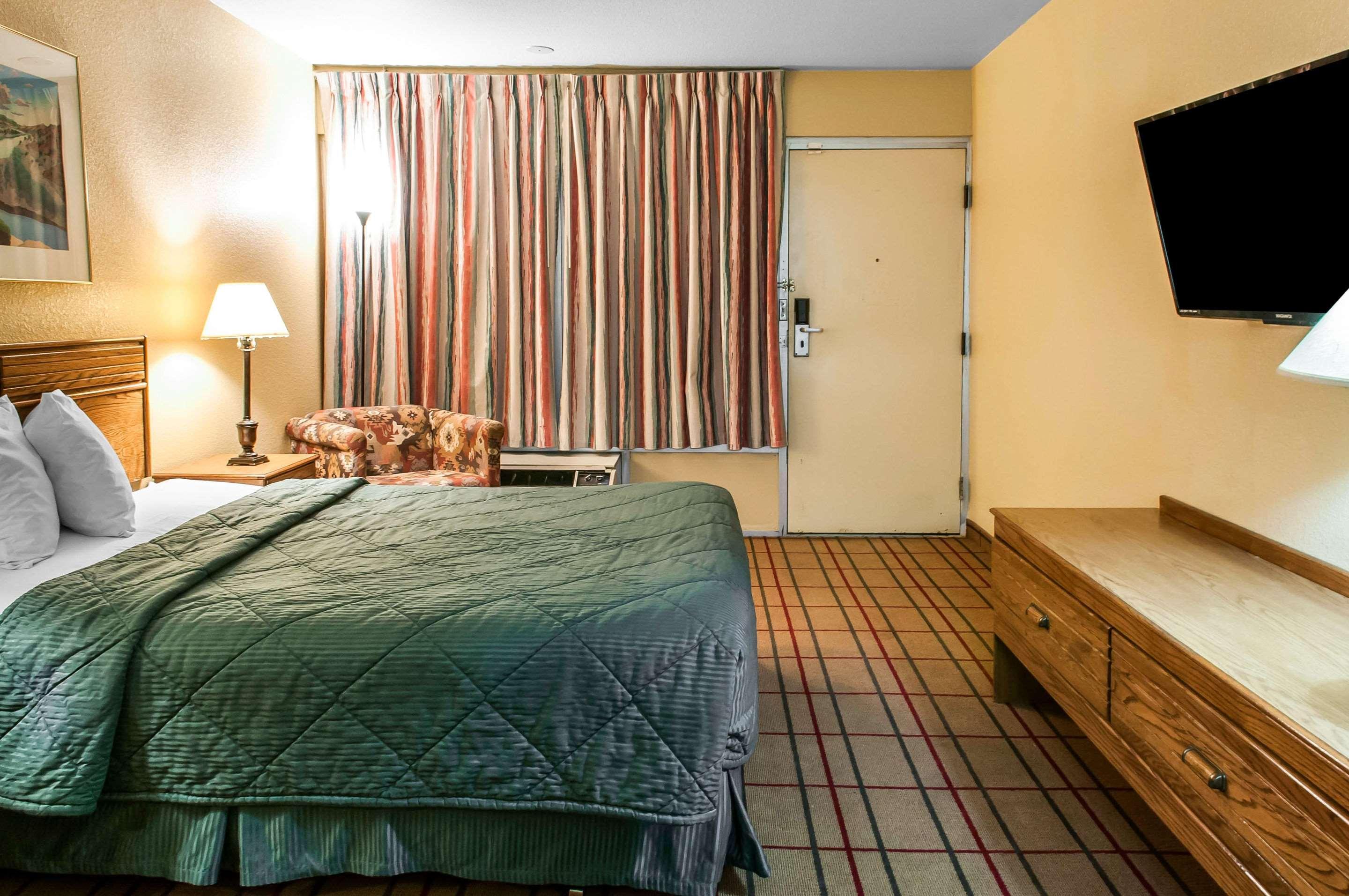 Rodeway Inn East Albuquerque Ngoại thất bức ảnh