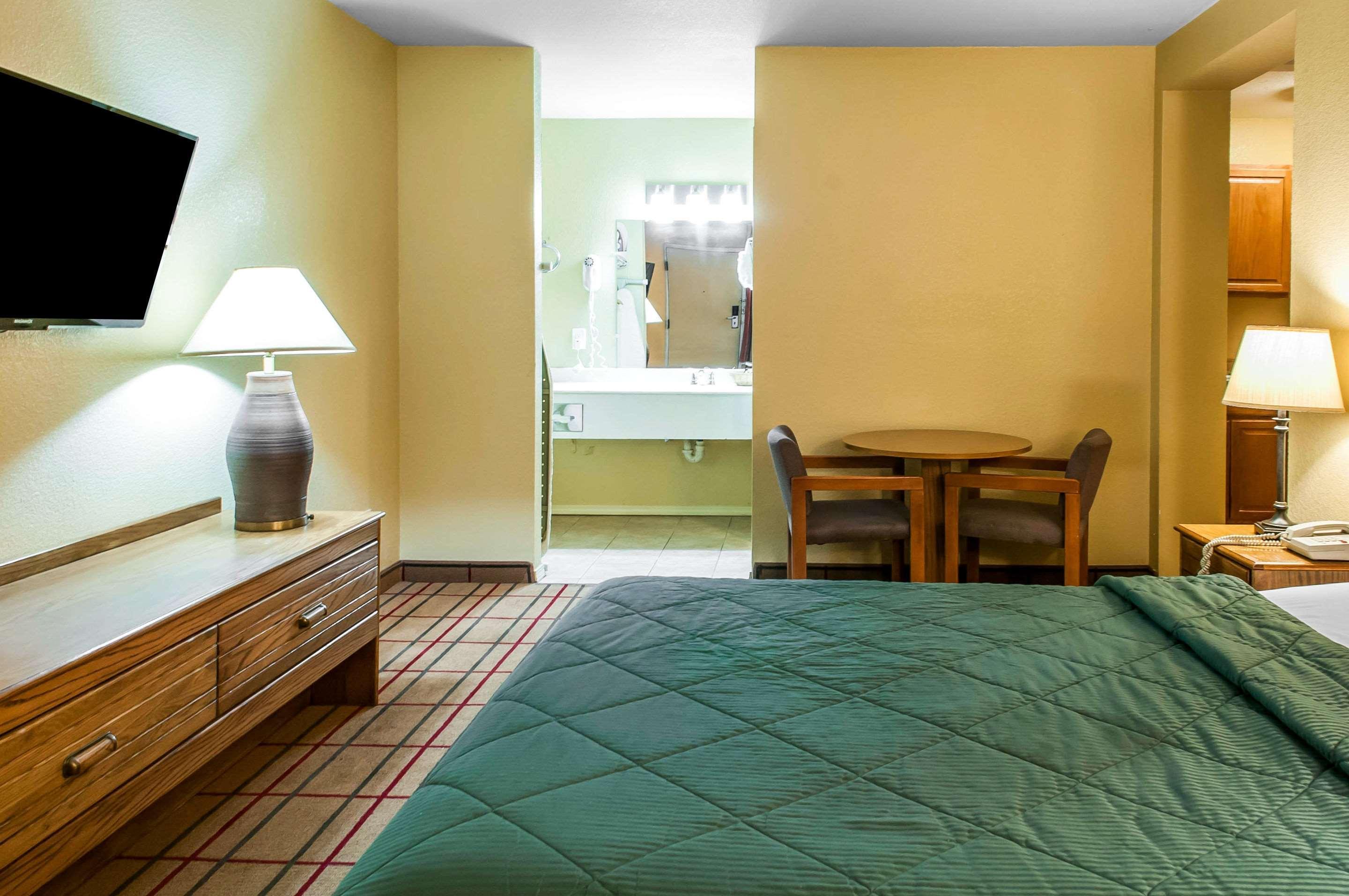 Rodeway Inn East Albuquerque Ngoại thất bức ảnh